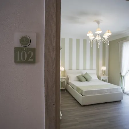 Alojamento de Acomodação e Pequeno-almoço Les Magnolia Olbia