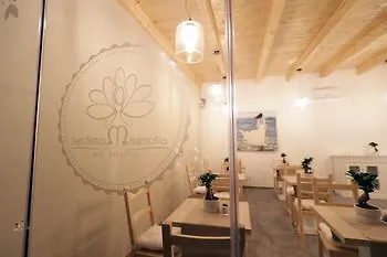 Les Magnolia לינה וארוחת בוקר 4*