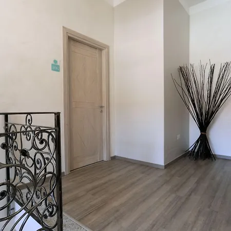 Les Magnolia Vendégház Olbia