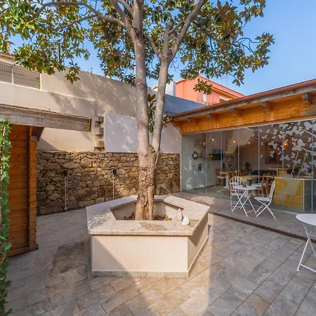Les Magnolia بيت ضيافة